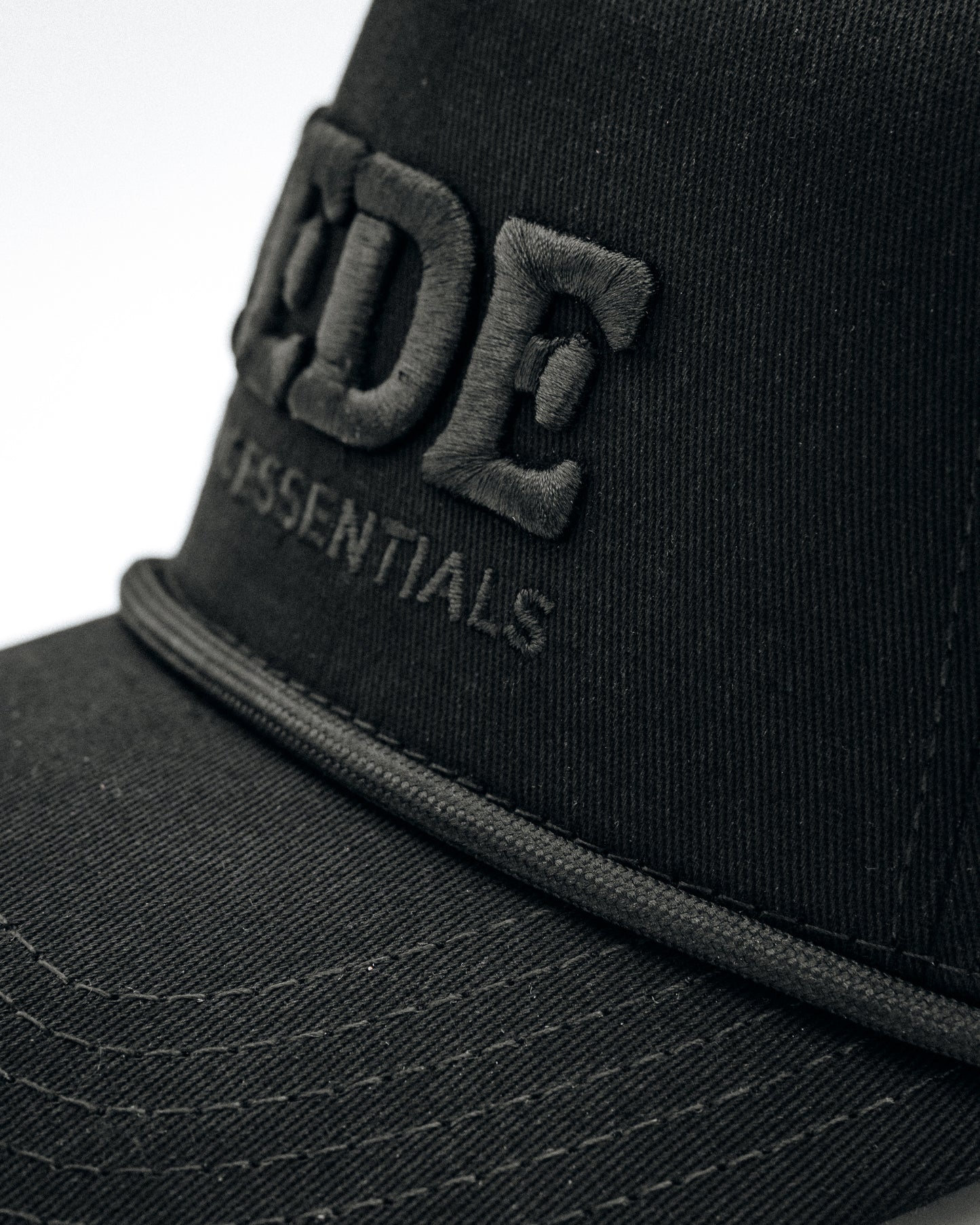 Essential Cap - Signature // Onyx