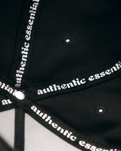 Essential Cap - Signature // Onyx