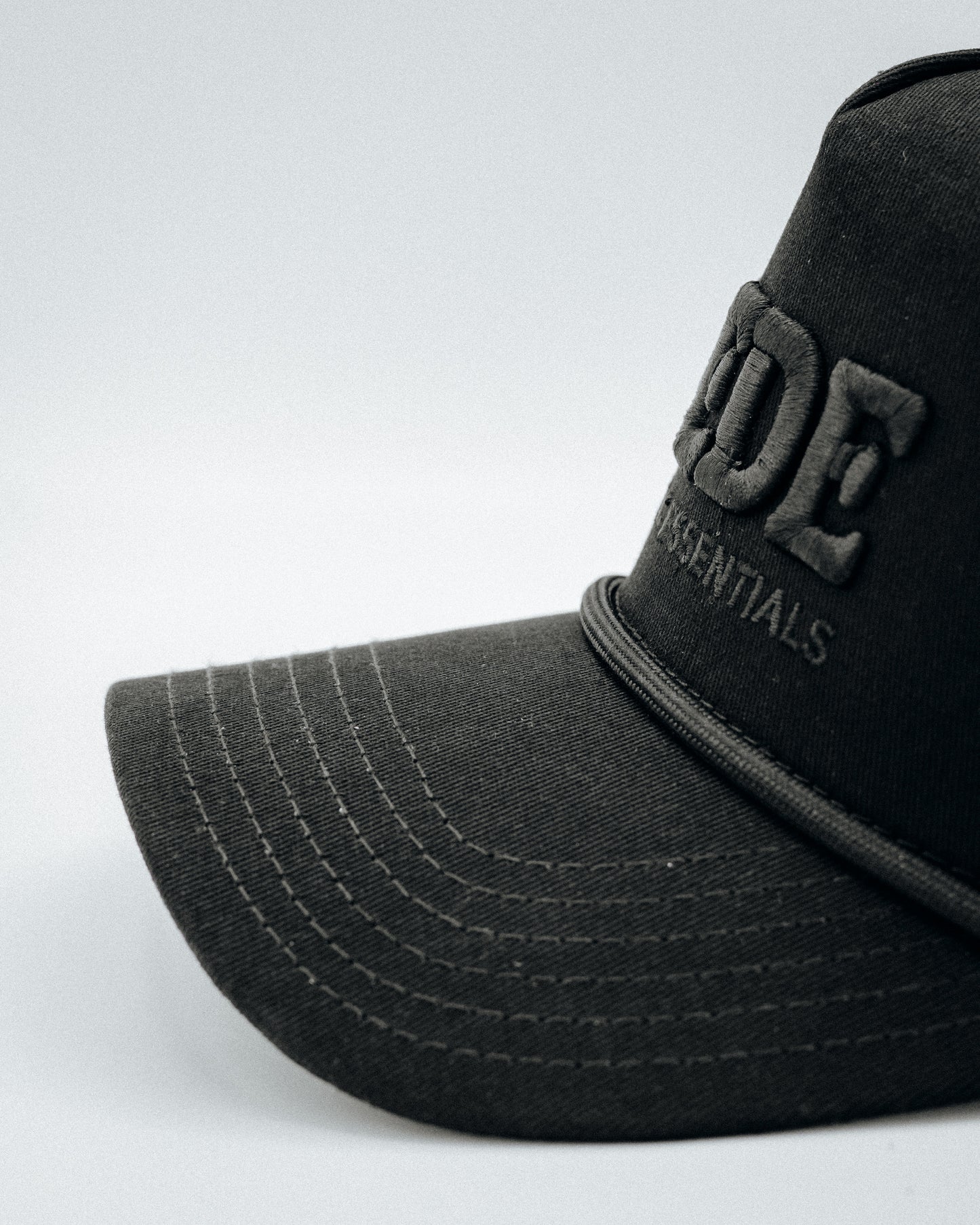 Essential Cap - Signature // Onyx